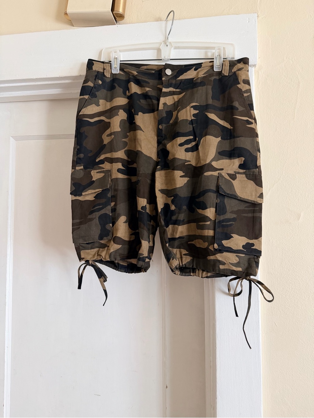 Source Unknown Camouflage Cargo Shorts in Olive and Black